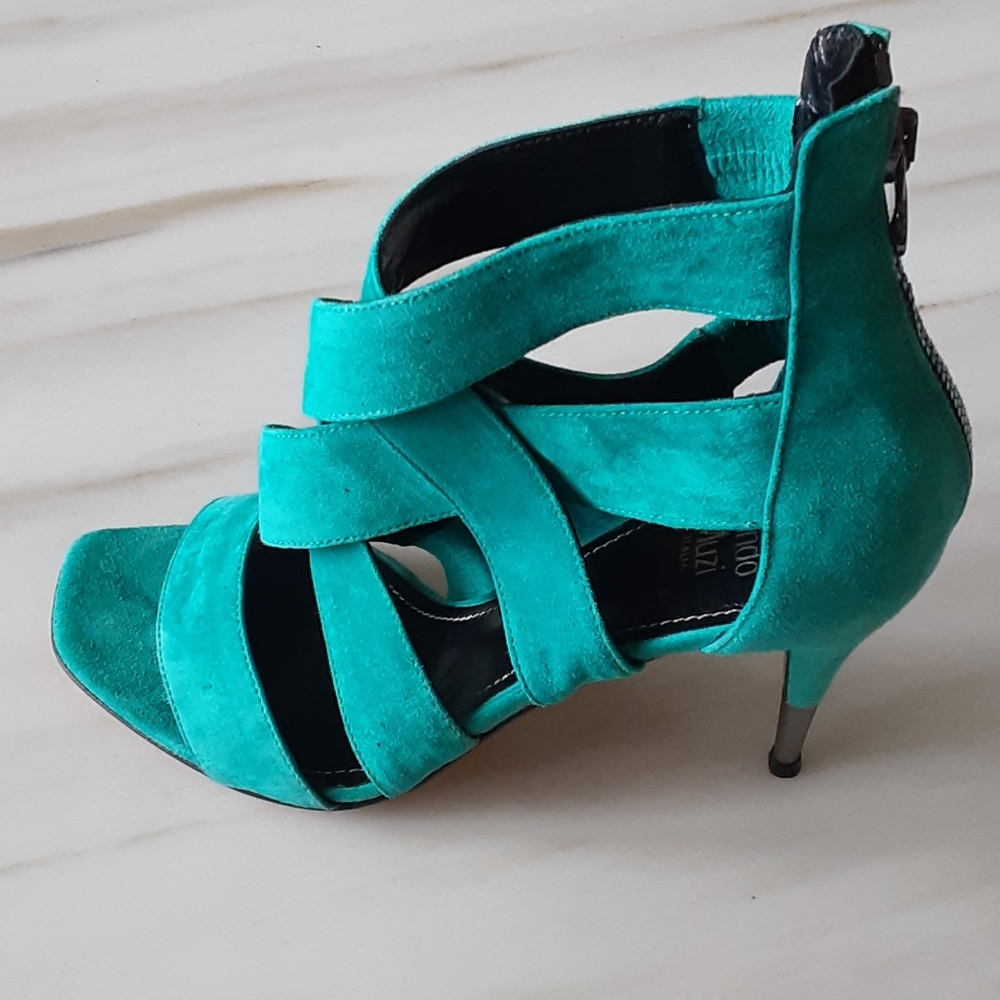 Shoes - Picture 2 of 3